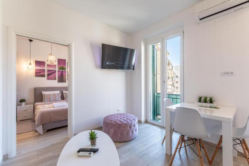 Apartments And Room Poesia 스플리트 외부 사진