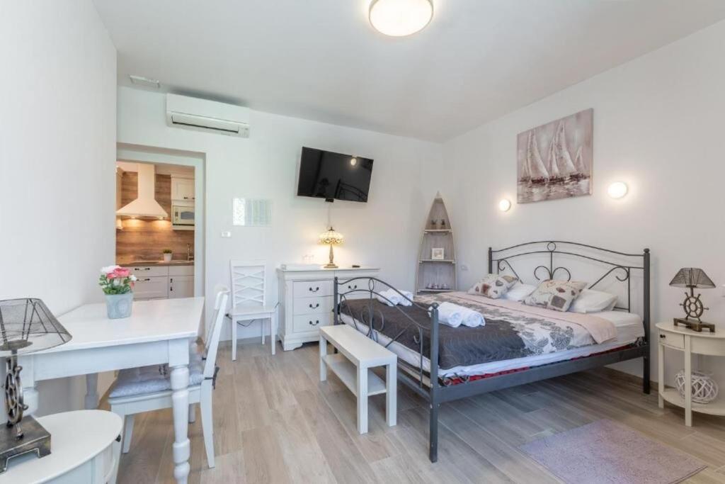 Apartments And Room Poesia 스플리트 외부 사진